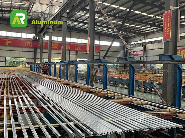 Aluminium alloy profile factory