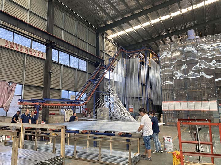 Check for large custom aluminum extrusions