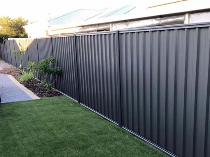 fully closed decorative aluminum fence 