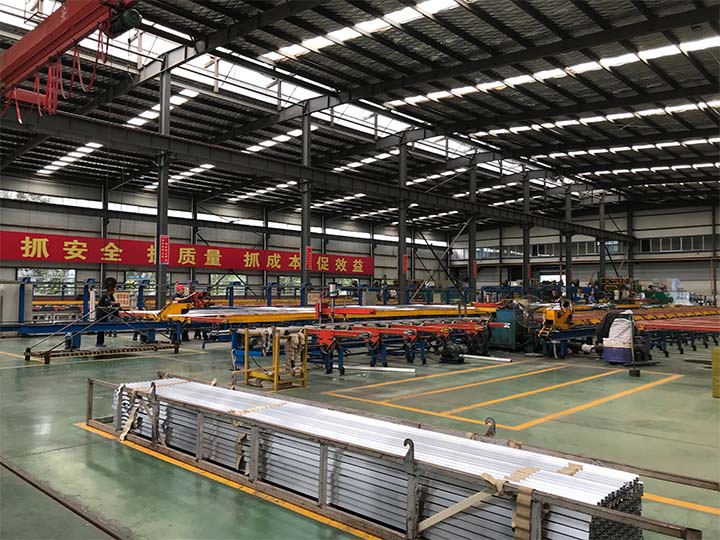 extruding of aluminium louver profiles