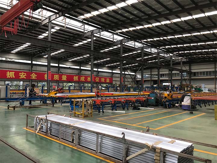 Retop extruding factory for handrail