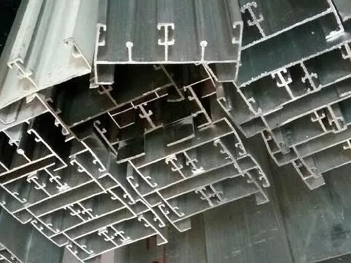 Fabricated aluminium extrusion